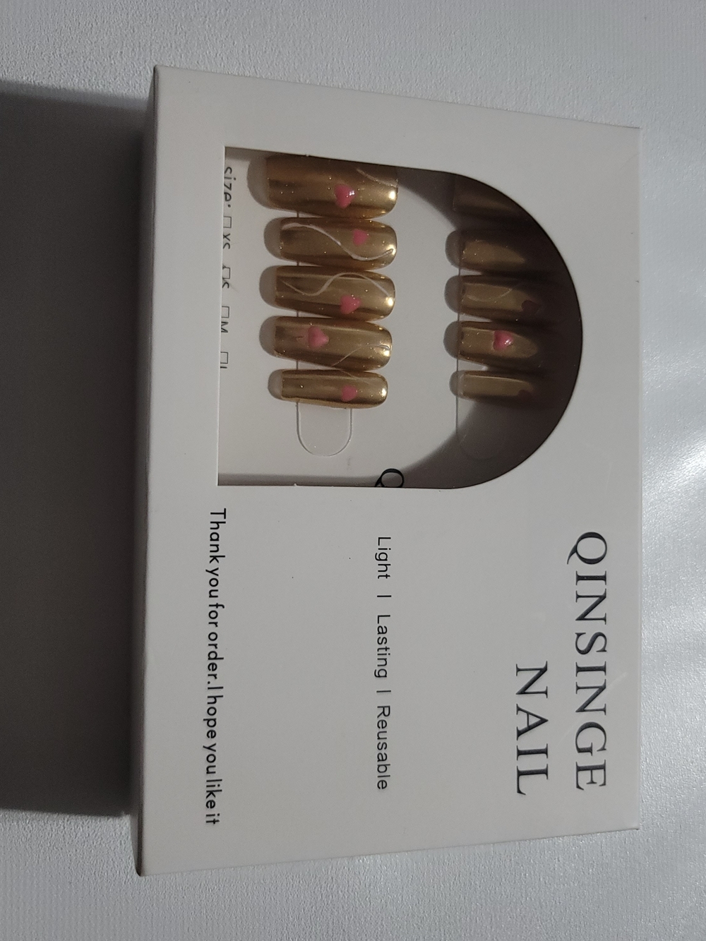 Qinsinge Nail Gold Press-On Nails with Pink Heart Accent
